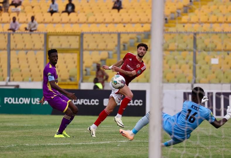 وسام ابو على يسجل اسمه بحروف من ذهب مع النادي الاهلي يلا شوت